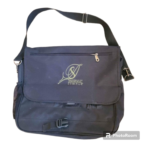 Tastefully Simple Laptop Tote Bag 14x18 - Picture 1 of 6